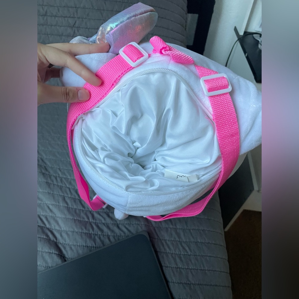 Hello Kitty Backpack/Stuffed Animal - Picture 4 of 5